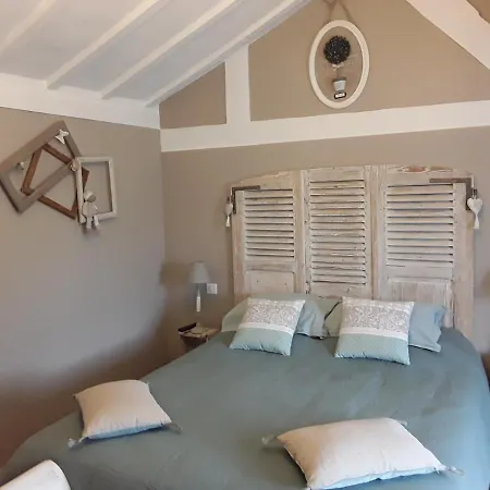 Au Moulin De Valerie Bed & Breakfast