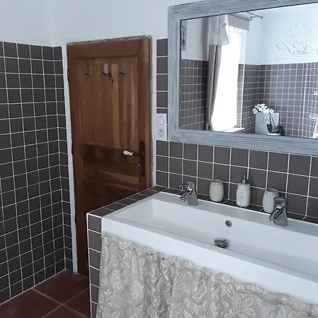 Au Moulin De Valerie Bed and Breakfast 4*